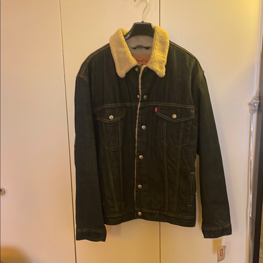 Levi's Blue Denim fully lined winter Jacket with Sherpa Collar